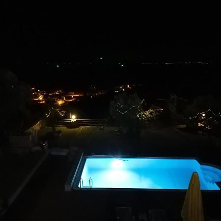 Tas Avlu Butik Otel Karaburun  Exterior foto