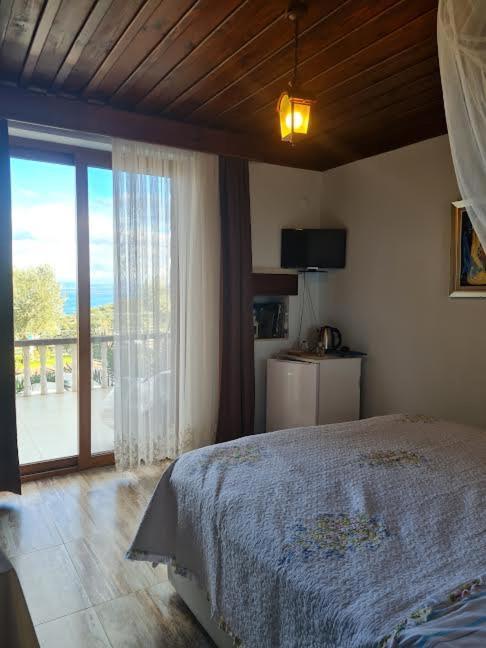 Tas Avlu Butik Otel Karaburun  Exterior foto