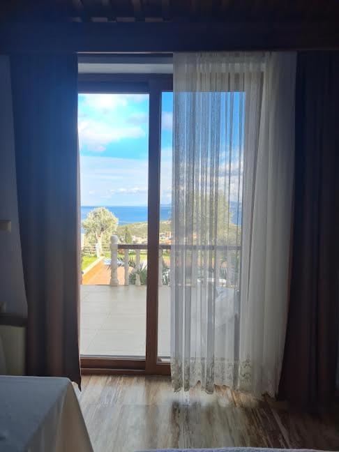 Tas Avlu Butik Otel Karaburun  Exterior foto