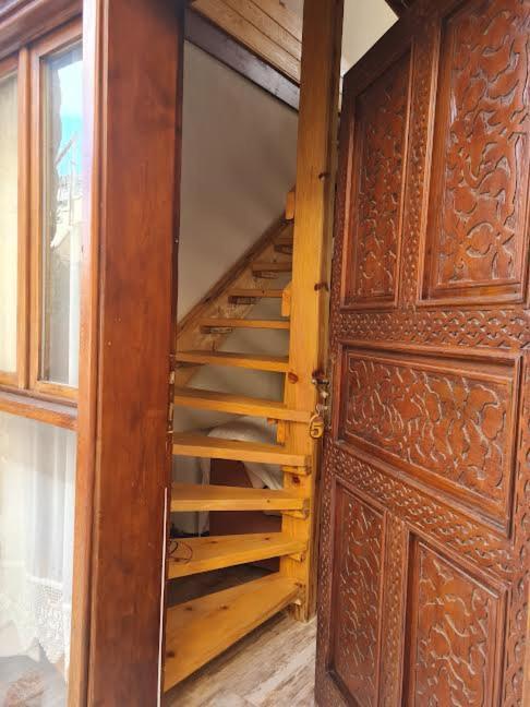 Tas Avlu Butik Otel Karaburun  Exterior foto
