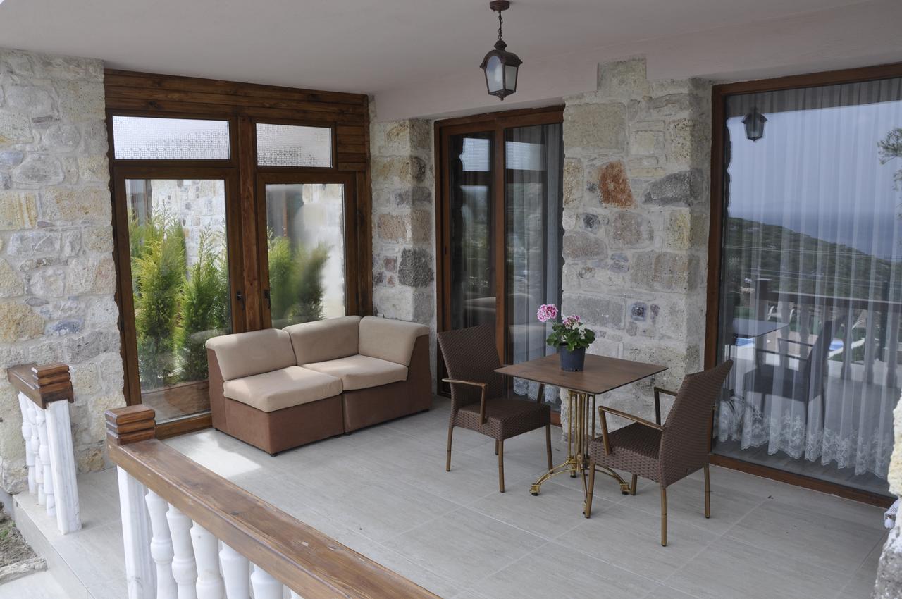 Tas Avlu Butik Otel Karaburun  Exterior foto