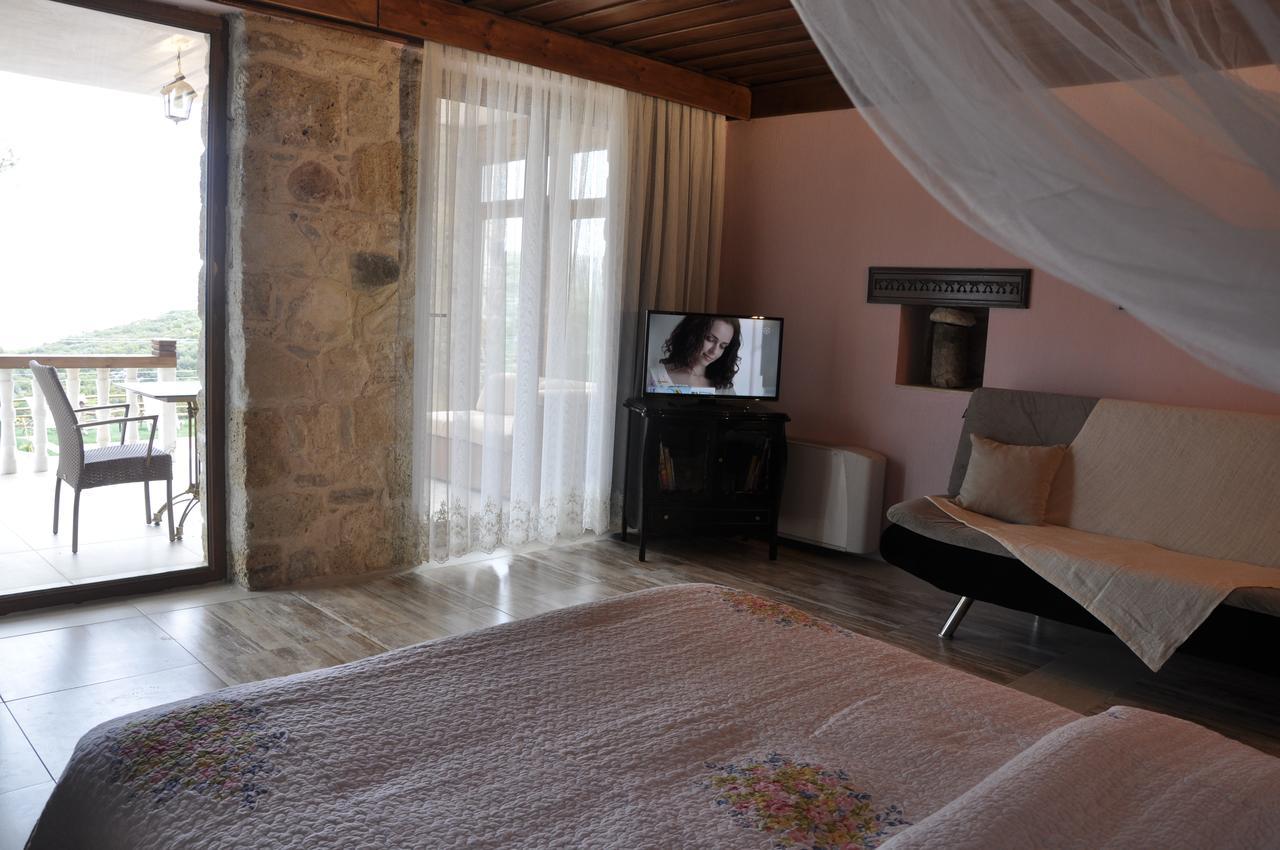 Tas Avlu Butik Otel Karaburun  Exterior foto