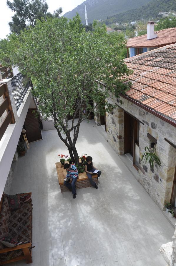 Tas Avlu Butik Otel Karaburun  Exterior foto