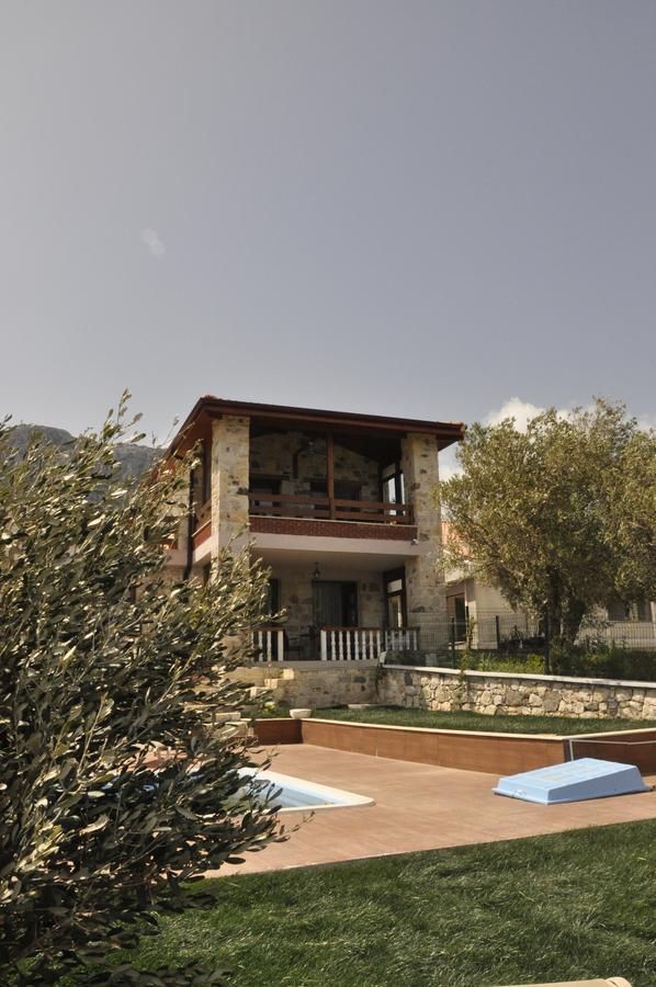 Tas Avlu Butik Otel Karaburun  Exterior foto