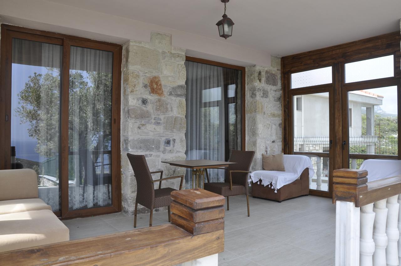 Tas Avlu Butik Otel Karaburun  Exterior foto