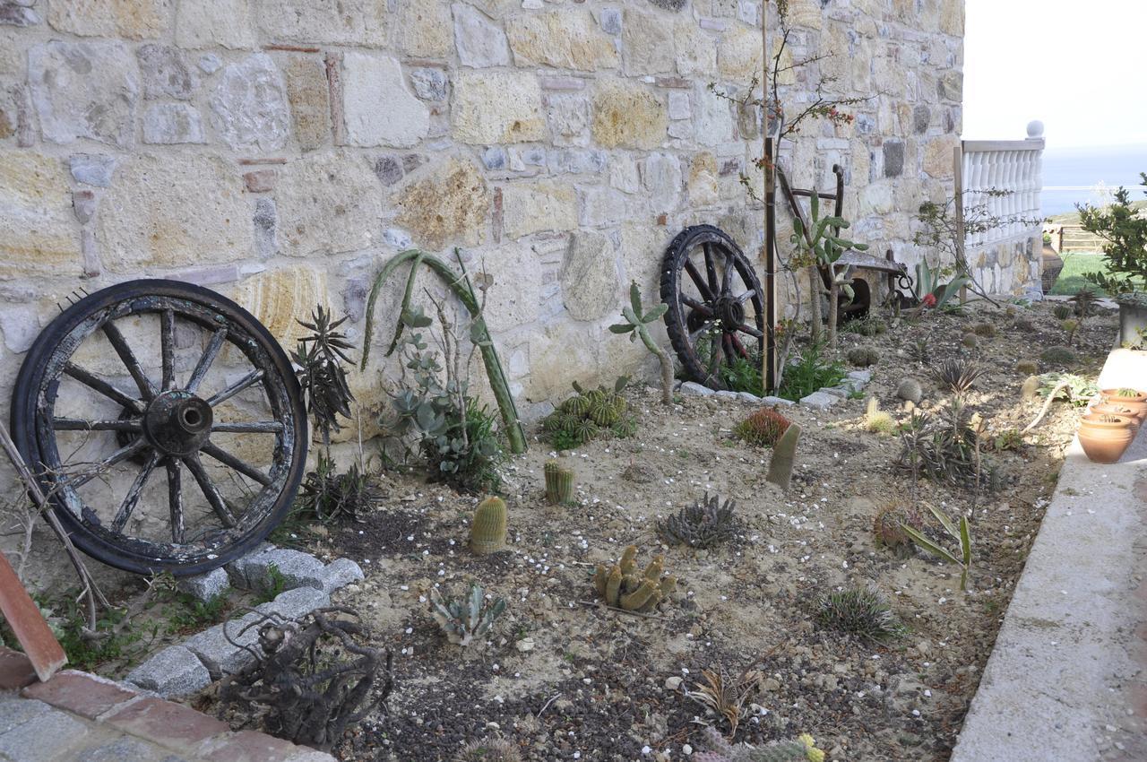 Tas Avlu Butik Otel Karaburun  Exterior foto